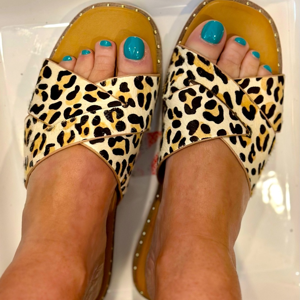 YELLOWBOX never worn Hemes Leopard Sandals size 9